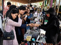 1747026406938-solo-art-market-destinasi-wisata-seni-dan-belanja-umkm-saat-libur-panjang-1746958898797_43