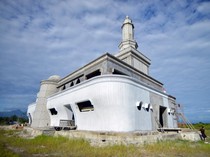 1747544789951-pembangunan-masjid-berbentuk-kapal-di-padang-pariaman-1747482268767_43