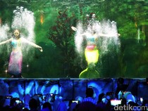 1748668018563-aksi-putri-duyung-hibur-pengunjung-ocean-dream-ancol-1748594880565_43