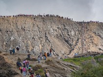 1749618388777-bromo-tutup-4-hari-saat-yadnya-kasada-1749550929715_43