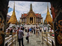 1749704790102-menyusuri-megahnya-grand-palace-bangkok-1749645467662_43
