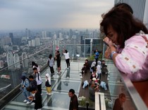 1751238320803-menikmati-panorama-jakarta-dari-gedung-tertinggi-di-indonesia-1751190030354_43