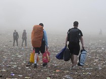 1751303147488-festival-glastonbury-2025-di-inggris-tinggalkan-sampah-kemasan-1751267979395_43