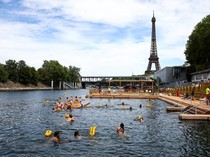 1751951194988-berenang-di-sungai-seine-dekat-eiffel-kini-jadi-kenyataan-1751871640047_43