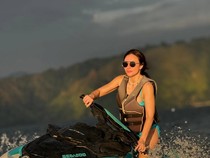 1752037610182-wulan-guritno-di-danau-toba-1751969512652_43