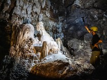 1752210392837-menelusuri-gua-petruk-kebumen-situs-karst-purba-yang-mendunia-1752144703001_43