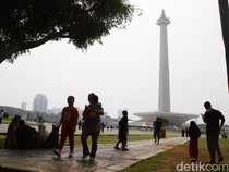 1752318471588-liburan-sekolah-kunjungan-wisata-ke-monas-terpantau-ramai-1752303973881_43