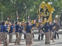1753419971499-wonosobo-rayakan-200-tahun-lewat-tari-rampak-dan-tradisi-pisowanan-agung-1753357417183_43