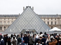 1761326439566-museum-louvre-ditutup-sementara-usai-pencurian-permata-gegerkan-paris-1760954746003_43