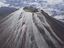 1761326656772-potret-gunung-fuji-di-jepang-akhirnya-bersalju-lagi-1_43