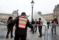 1761456167872-museum-louvre-ditutup-sementara-usai-pencurian-permata-gegerkan-paris-1760954746117_43