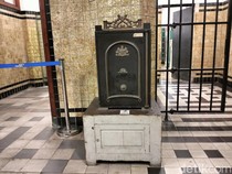 1761564276698-koleksi-brankas-di-museum-mandiri-jakarta-barat-1761480858204_43