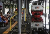 1761715406317-stasiun-tawang-semarang-lumpuh-terendam-banjir-1_43