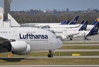 1761888297148-lufthansa-akan-rekrut-10000-karyawan-baru-di-2025_43