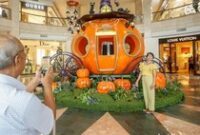 1761909716790-sambut-halloween-kereta-labu-raksasa-hiasi-mal-jakarta-1761893309033_43