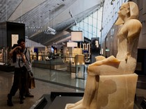 1762255444396-dari-piramida-ke-museum-agung-mesir-bangkitkan-kembali-pesona-warisan-firaun-1762229590996_43
