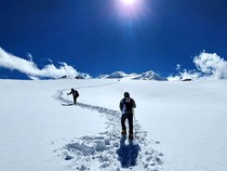 1762428387440-menapaki-dinginnya-salju-himalaya-kala-pendaki-indonesia-tiba-di-puncak-mera-peak-2_43