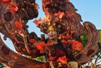 1762665759114-meriah-lomba-busana-karnaval-warnai-pawai-budaya-nusantara-di-palu-1762525009881_43