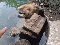1762968332693-bebatuan-kuno-di-umbul-gedaren-jatinom-klaten-yang-ditemukan-saat-rehab-1762918593472_43