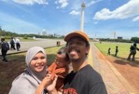 1763184104732-raim-laode-dan-keluarga-di-monas-1763128543028_43