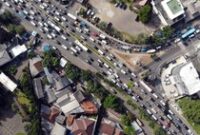 1763356986637-libur-panjang-jalur-puncak-bogor-macet-meski-one-way-diberlakukan-1757053383031_43