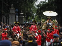 1763357110571-jumenengan-raja-solo-pb-xiv-1763196865798_43