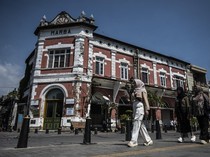 1763378760569-wisata-kota-lama-masih-jadi-primadona-di-semarang-1748595711540_43