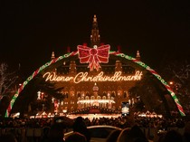 1763400293109-pasar-natal-ikonik-di-wina-resmi-dibuka-jadi-magnet-wisatawan-1763352064498_43