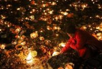 1763571896814-ritual-lampu-minyak-terangi-malam-bala-chaturdashi-di-kathmandu-1763557420040_43