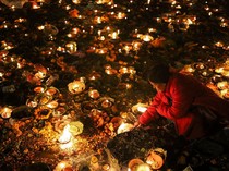 1763571896814-ritual-lampu-minyak-terangi-malam-bala-chaturdashi-di-kathmandu-1763557420040_43