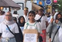 1763615127279-pencuri-sepeda-listrik-berinisial-mnd-diarak-warga-di-jalan-wisata-gili-trawangan-senin-17112025-dok-hasanuddin-1763562918259_43