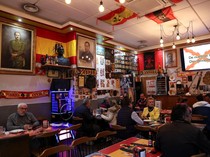 1763701500172-sensasi-makan-di-restoran-bertema-rezim-diktator-1763625732217_43