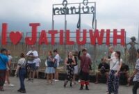 1763723105155-potret-ramainya-bali-diserbu-turis-asing_43