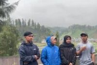 1763723107026-para-pendaki-saat-gunung-semeru-erupsi-1763692550158_43