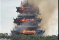 1763787894147-paviliun-wenchang-terbakar-1763475168970_43