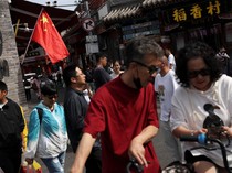 1763917482736-beijing-diserbu-wisatawan-saat-libur-panjang-golden-week-dimulai-1759311802414_43