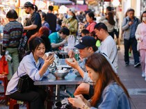 1764176715492-serunya-wisata-kuliner-di-night-market-taipei-1744172241334_43
