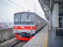 1764219919019-ilustrasi-kereta-rel-listrik-krl-dok-kci_43