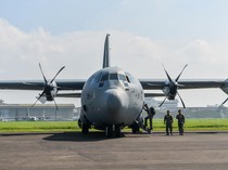 1764306299924-pesawat-hercules-tni-au-latihan-di-bandung-jelang-hut-ke-80-tni-1759300168977_43
