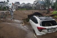 1764327948700-foto-udara-kawasan-elit-di-padang-luluh-lantak-diterjang-banjir-bandang-1764250738942_43