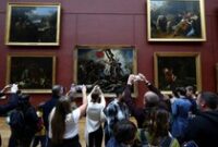 1764349496533-potret-museum-louvre-kembali-dibuka-usai-pencurian-perhiasan-bernilai-fantastis-1761199923420_43