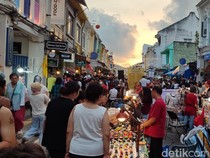 1764673511351-sunday-night-market-di-old-phuket-town-phuket-2_43