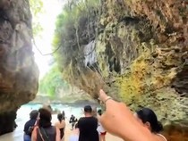 1764738325847-dugaan-pencemaran-tebing-pantai-suluban-desa-pecatu-kecamatan-kuta-selatan-badung-foto-tangkapan-layar-video-di-medsos-1764604960901_43