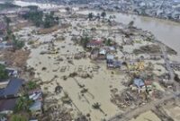 1764824721830-jejak-banjir-bandang-aceh-tamiang-yang-hancurkan-ribuan-rumah-warga-1764738453513_43