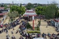 1764932722812-antrean-panjang-kendaraan-di-spbu-terdampak-banjir-bandang-aceh-sumatera-1764736617278_43