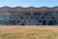 1764954308261-potret-menhub-cek-kesiapan-operasi-bandara-kertajati-5_43