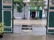 1765105502266-tjong-a-fie-mansion-terendam-banjir-1764483761676_43