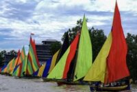 1765127095732-adu-cepat-sampan-layar-warnai-perairan-meranti-1765083627018_43