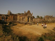 1765645480177-potret-kuil-preah-vihear-pangkal-konflik-kamboja-thailand-1753436058010_43