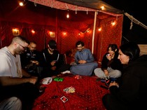 1765775106107-perkemahan-gurun-samawah-pesona-alam-irak-jadi-daya-tarik-wisata-1765709013444_43